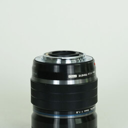 OLYMPUS M.ZUIKO DIGITAL ED 8mm F1.8 Fisheye PRO