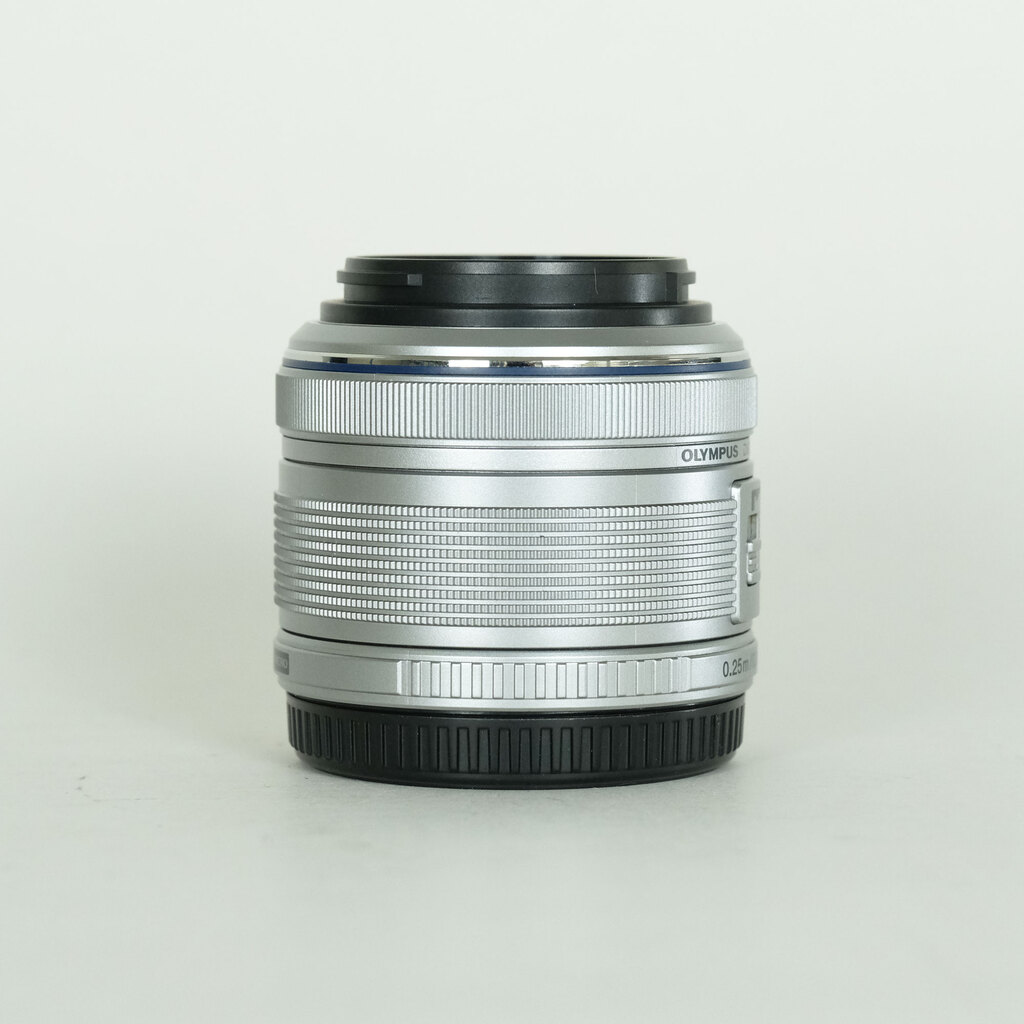 OLYMPUS M.ZUIKO DIGITAL 14-42mm F3.5-5.6IIR シルバー