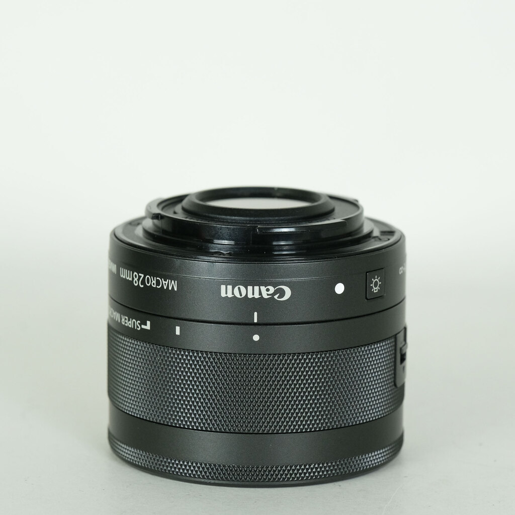 Canon EF-M28mm F3.5 マクロ IS STM