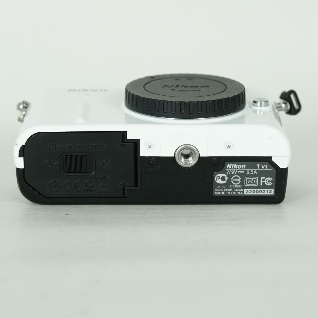 Nikon Nikon1 V1 ボディ ホワイト Nikon Nikon1 V1 ボディ ホワイト