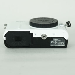 Nikon Nikon1 V1 ボディ ホワイト Nikon Nikon1 V1 ボディ ホワイト