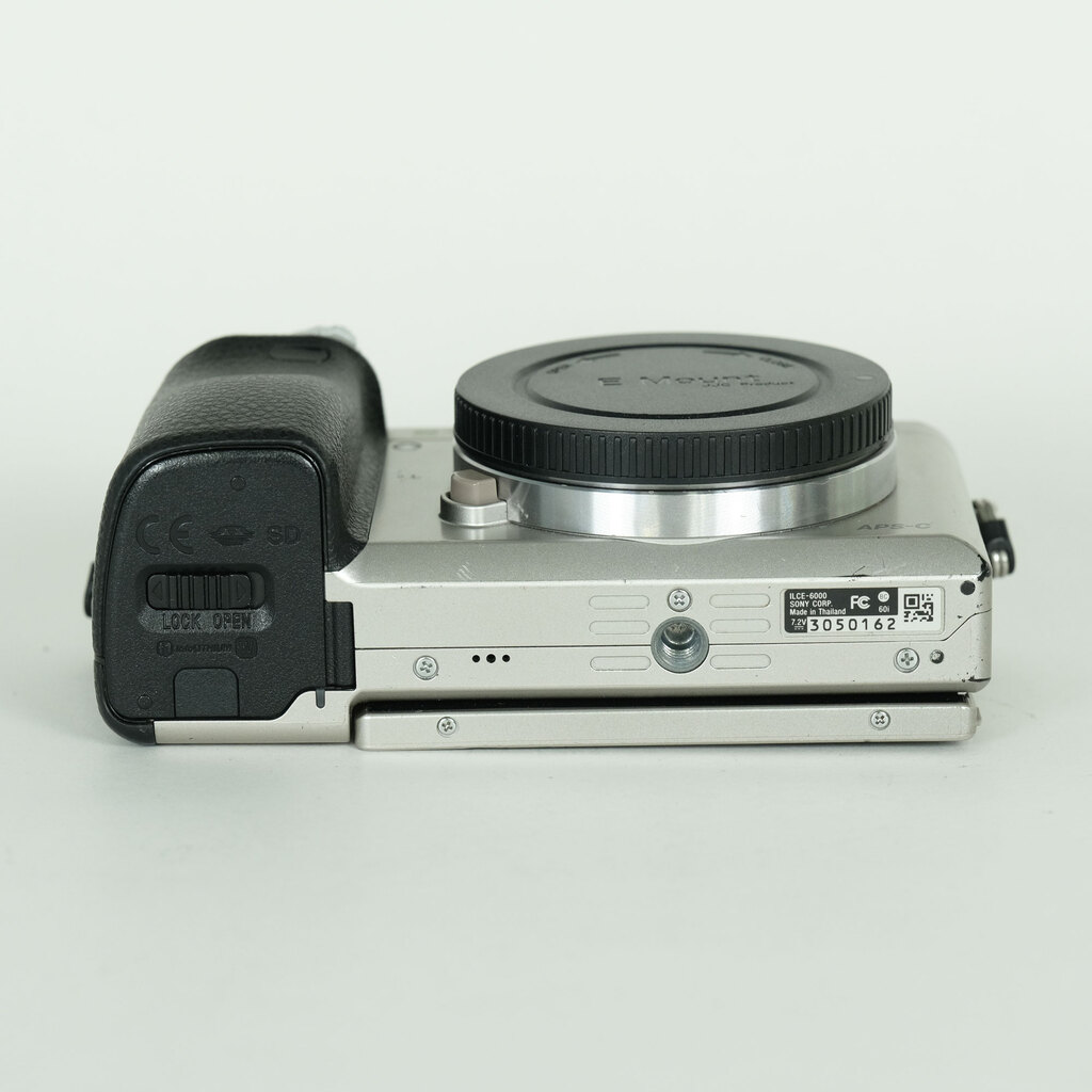 SONY α6000(ILCE-6000) SONY α6000(ILCE-6000)