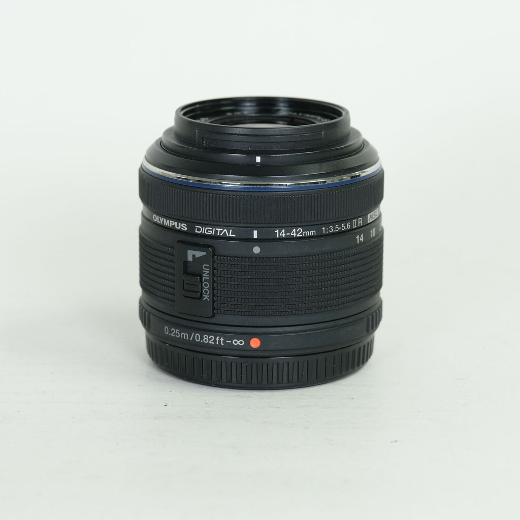 OLYMPUS M.ZUIKO DIGITAL 14-42mm F3.5-5.6IIR ブラック