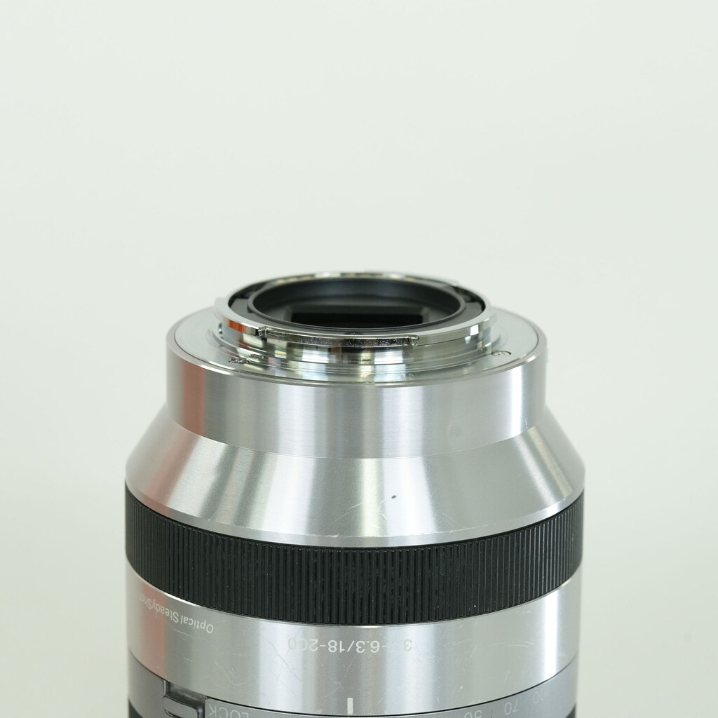 SONY E18-200mm F3.5-6.3 OSS SEL18200
