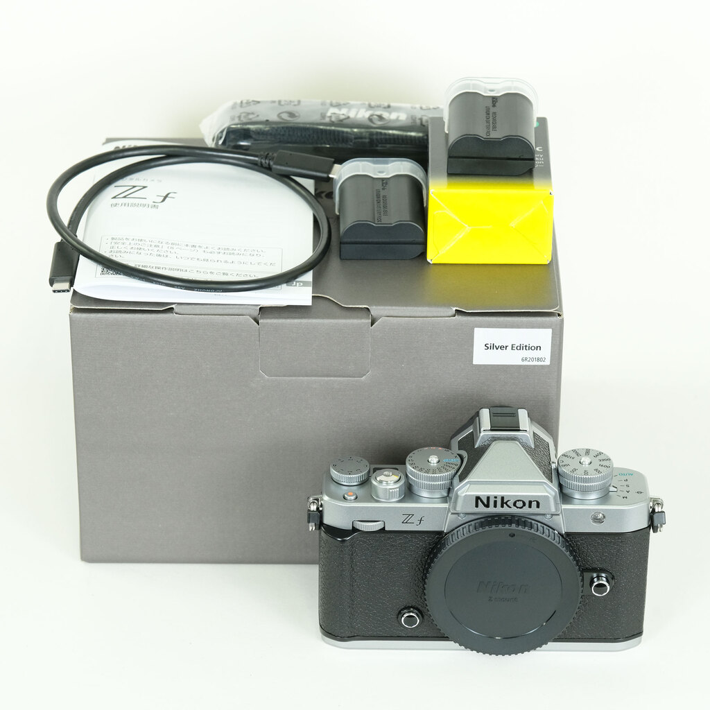 Nikon Z f [�{�f�B �V���o�[]