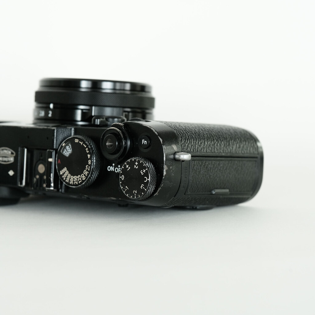 FUJIFILM X100F ブラック