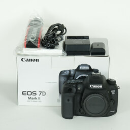 Canon EOS 7D Mark II Canon EOS 7D Mark II