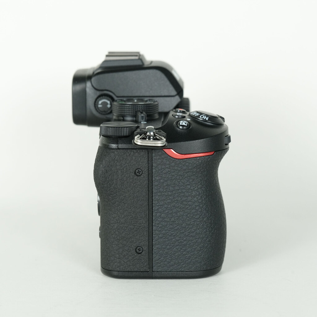 Nikon Z50 [�{�f�B]