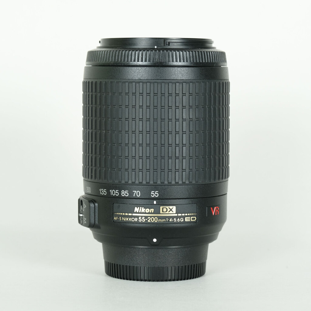 Nikon AF-S DX Zoom-Nikkor 55-200mm F4-5.6G ED �u���b�N