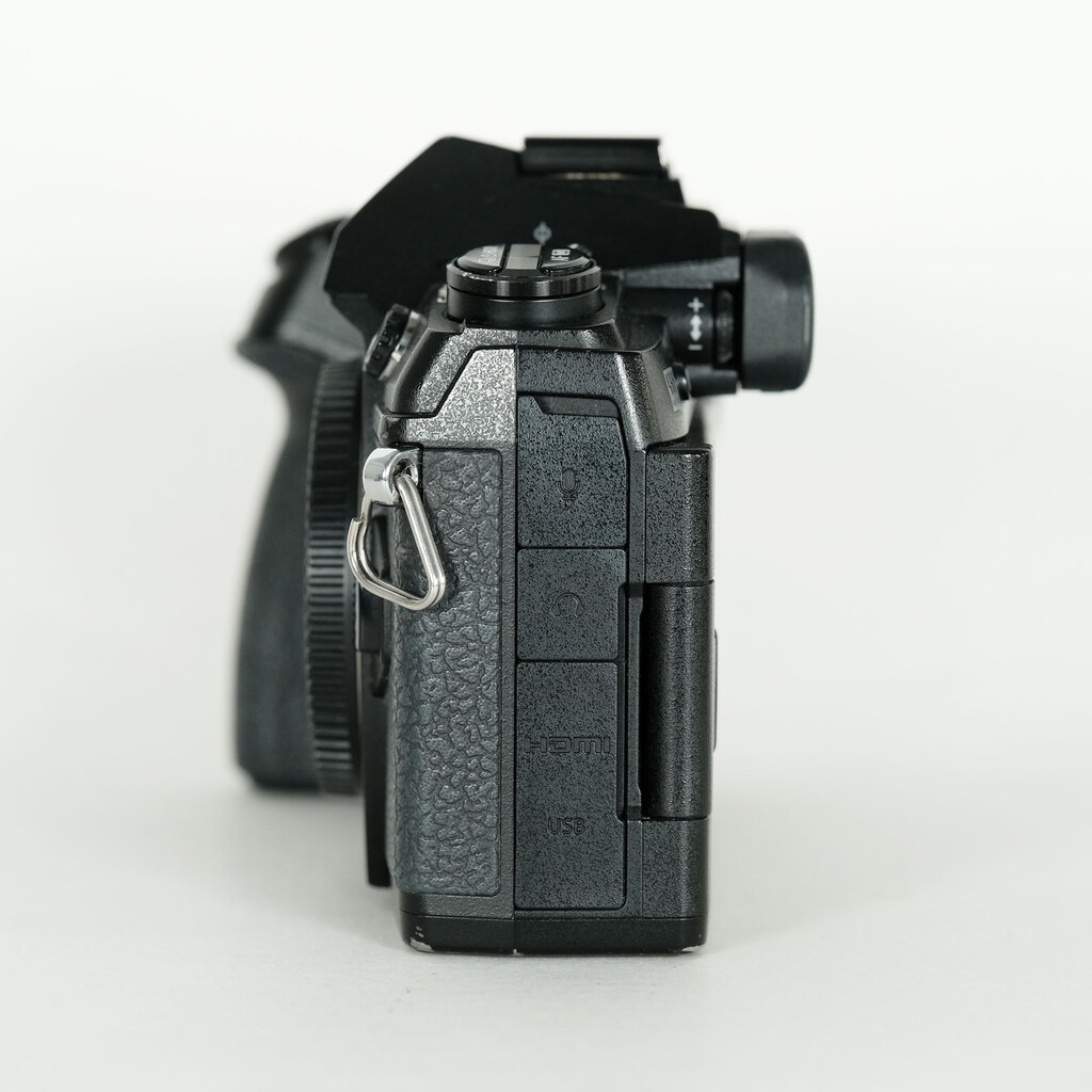 OLYMPUS OM-D E-M1 Mark II