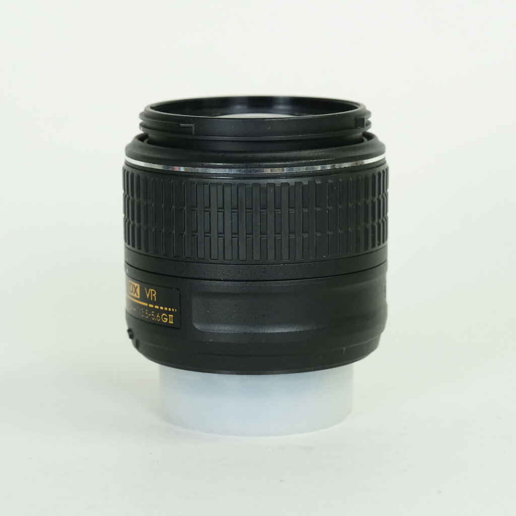 Nikon AF-S DX NIKKOR 18-55mm f3.5-5.6G VR II