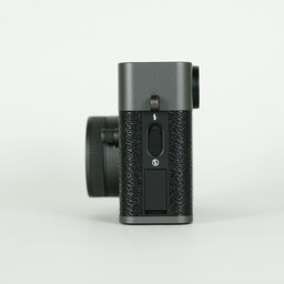 FUJIFILM X half X-HF1