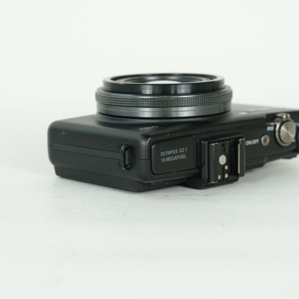 OLYMPUS XZ-1 ブラック