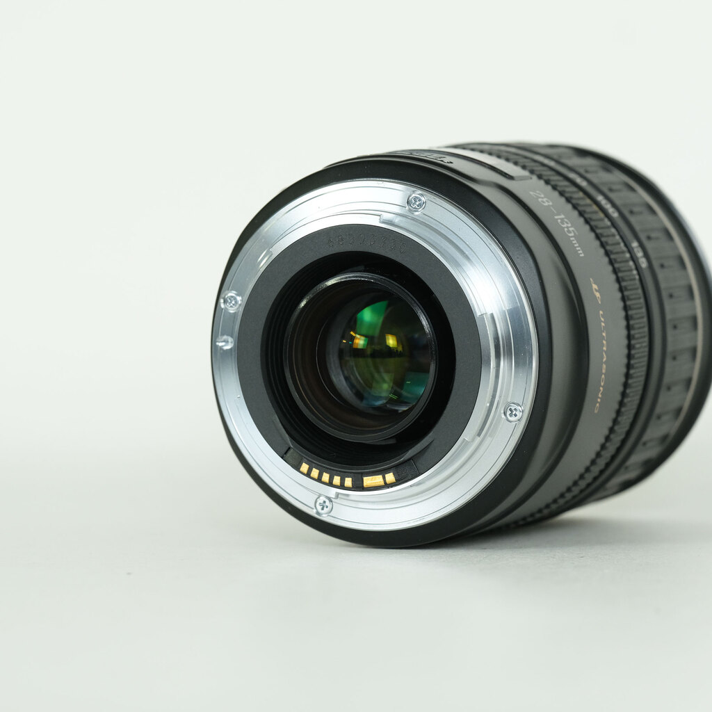 Canon EF28-135mm F3.5-5.6 IS USM
