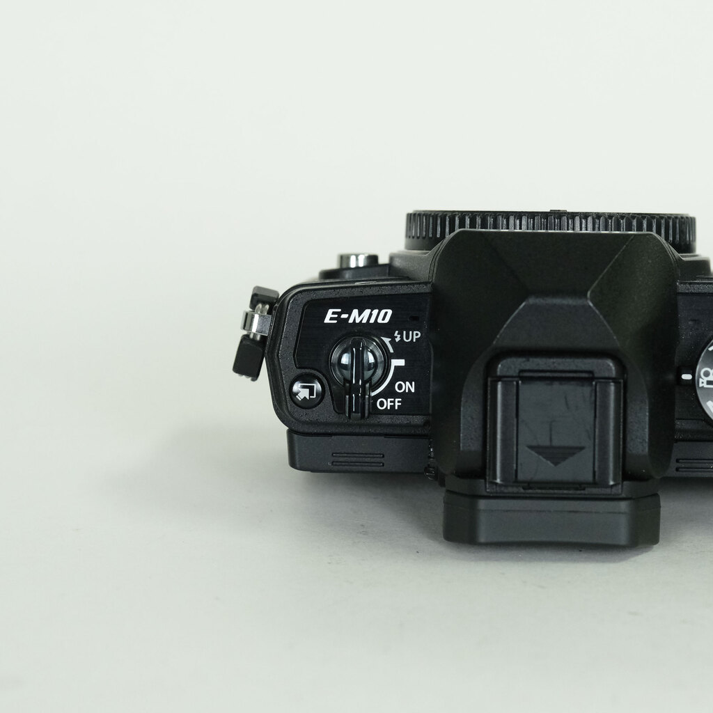 OLYMPUS OM-D E-M10 Mark IV