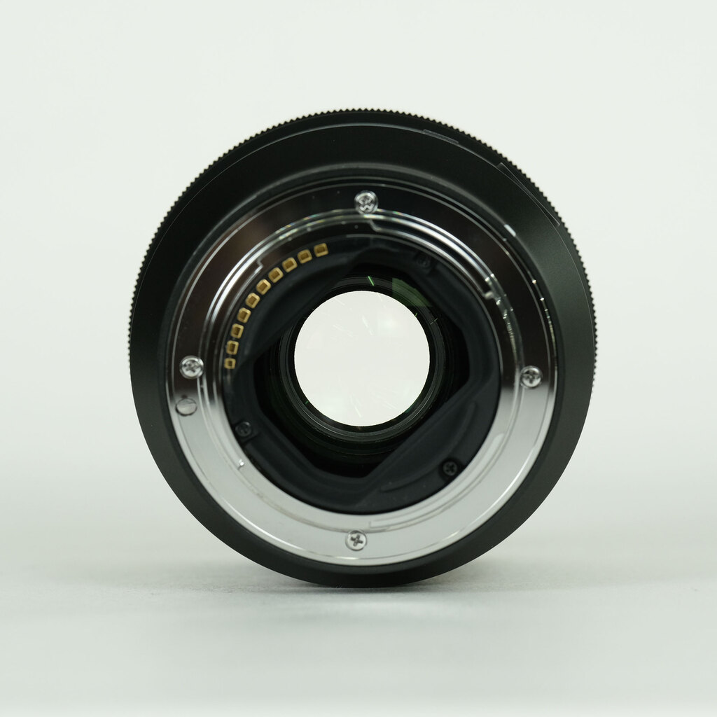 SONY FE 85mm F1.8 SEL85F18の出品 | ONE SCENE（ワンシーン）
