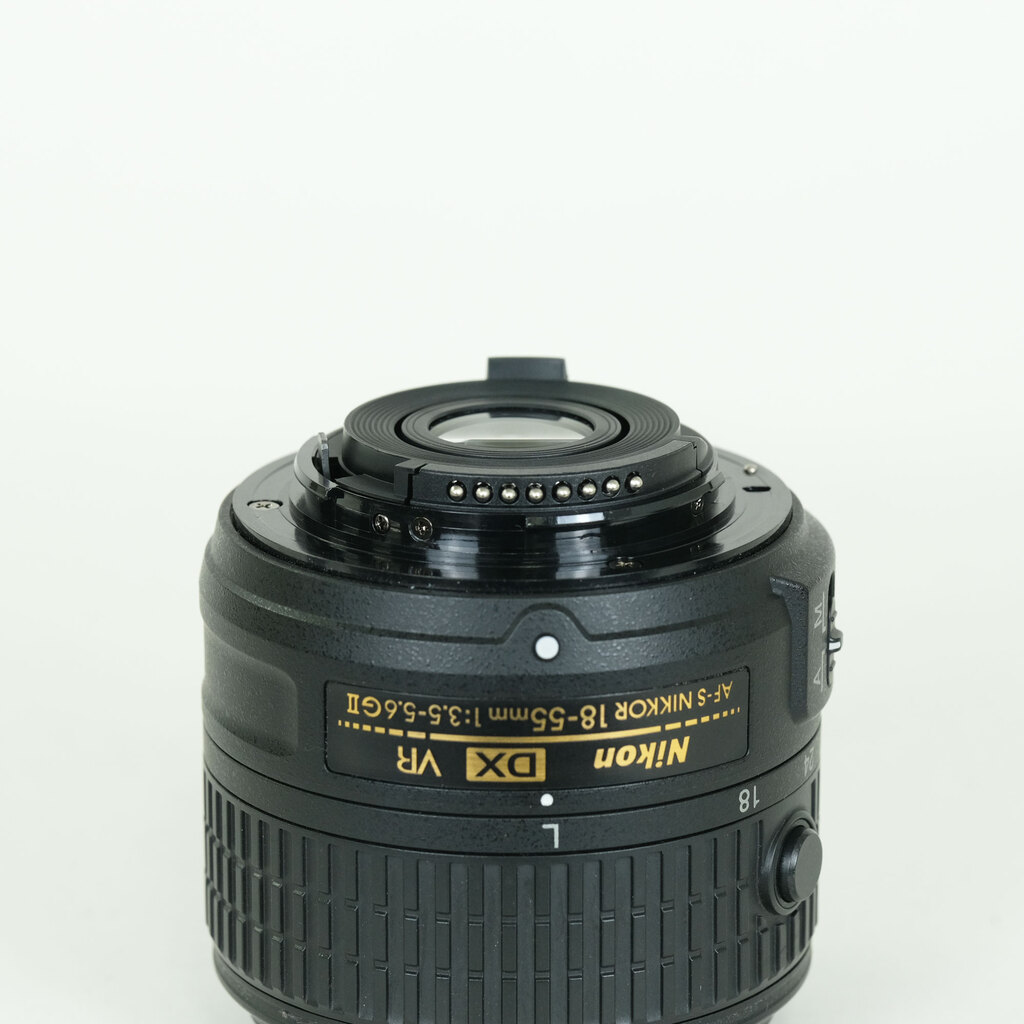 Nikon AF-S DX NIKKOR 18-55mm f3.5-5.6G VR II Nikon AF-S DX NIKKOR 18-55mm f3.5-5.6G VR II