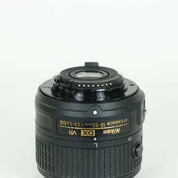 Nikon AF-S DX NIKKOR 18-55mm f3.5-5.6G VR II Nikon AF-S DX NIKKOR 18-55mm f3.5-5.6G VR II