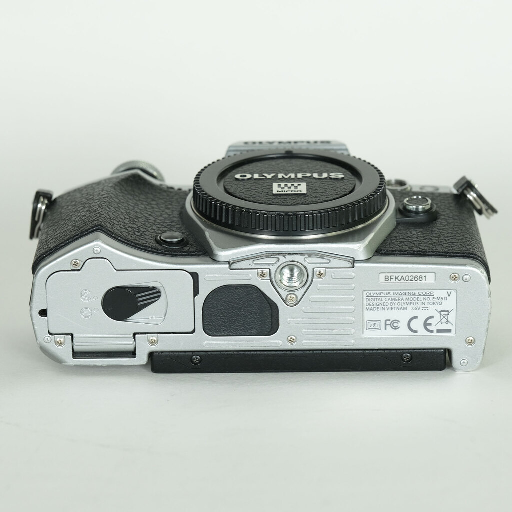 OLYMPUS OM-D E-M5 Mark II