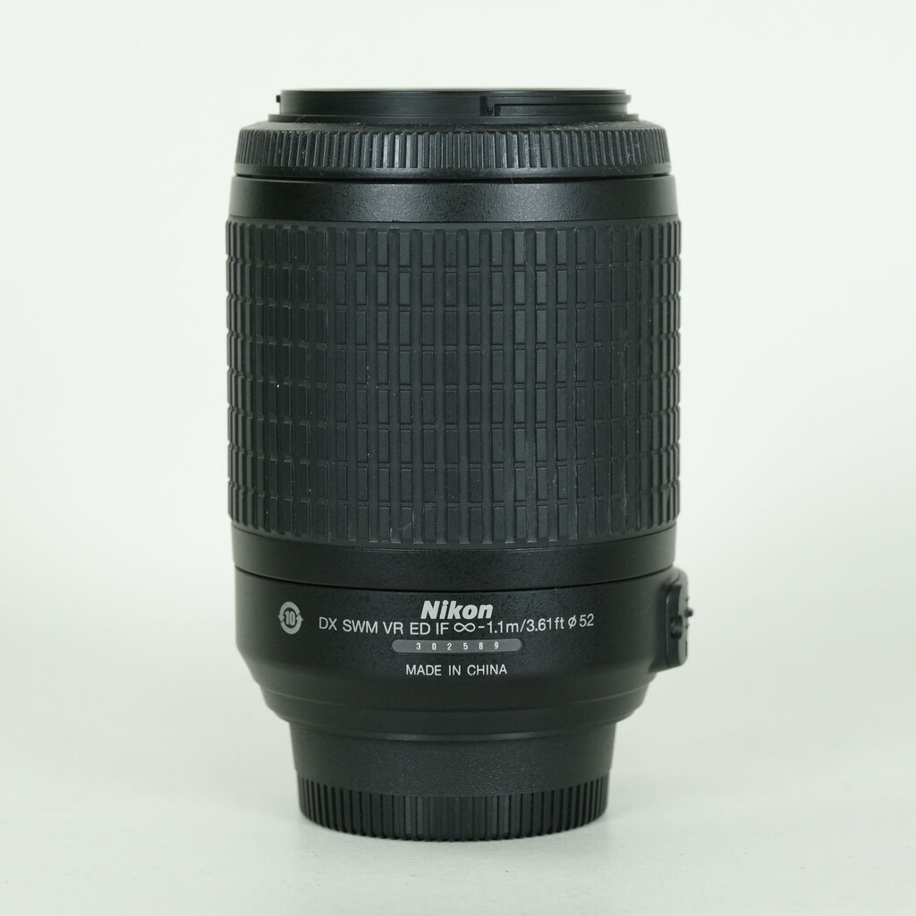 Nikon AF-S DX VR Zoom-Nikkor 55-200mm F4-5.6G IF-ED Nikon AF-S DX VR Zoom-Nikkor 55-200mm F4-5.6G IF-ED