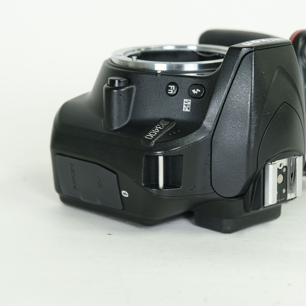 Nikon D3400