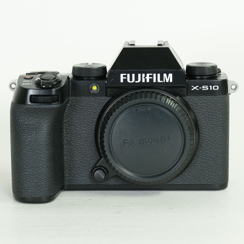 FUJIFILM X-S10