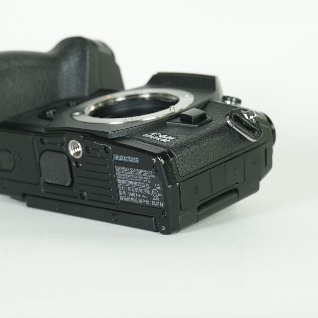 OLYMPUS OM-D E-M1 Mark III