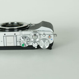 OLYMPUS PEN E-P7