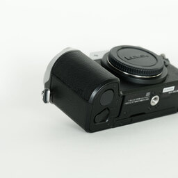 Panasonic LUMIX DMC-GX8 ボディ シルバー