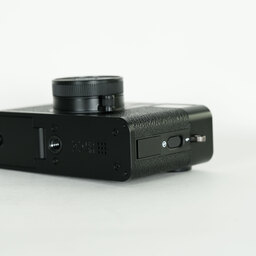 FUJIFILM X half X-HF1