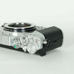 OLYMPUS PEN E-P7