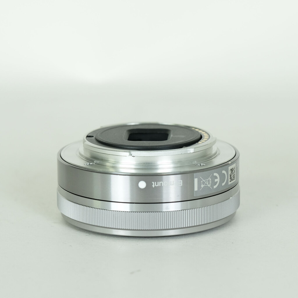 SONY E 16mm F2.8 SEL16F28