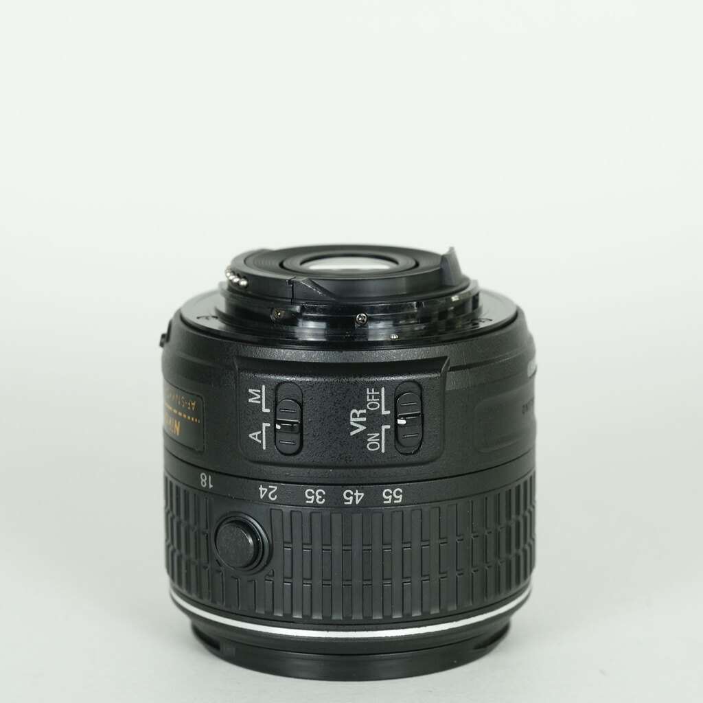 Nikon AF-S DX NIKKOR 18-55mm f3.5-5.6G VR II