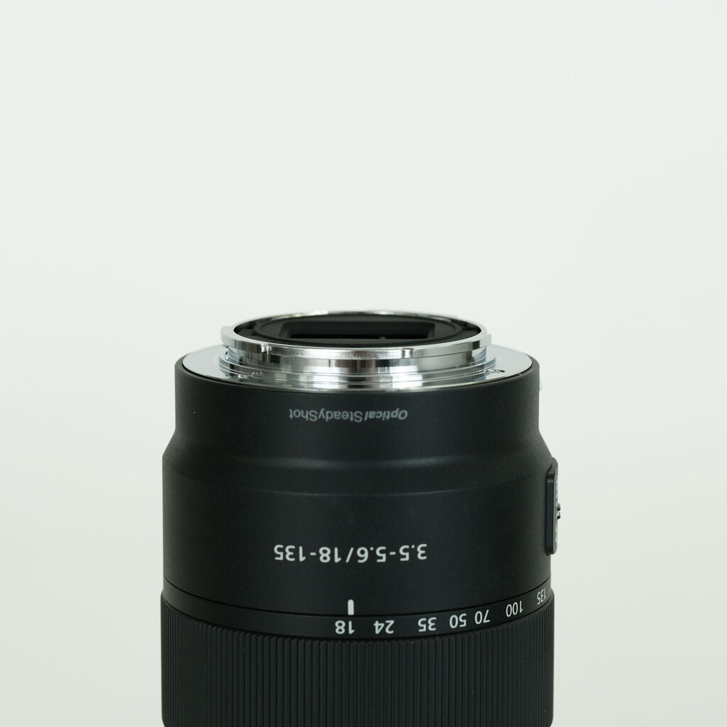 SONY E 18-135mm F3.5-5.6 OSS SEL18135