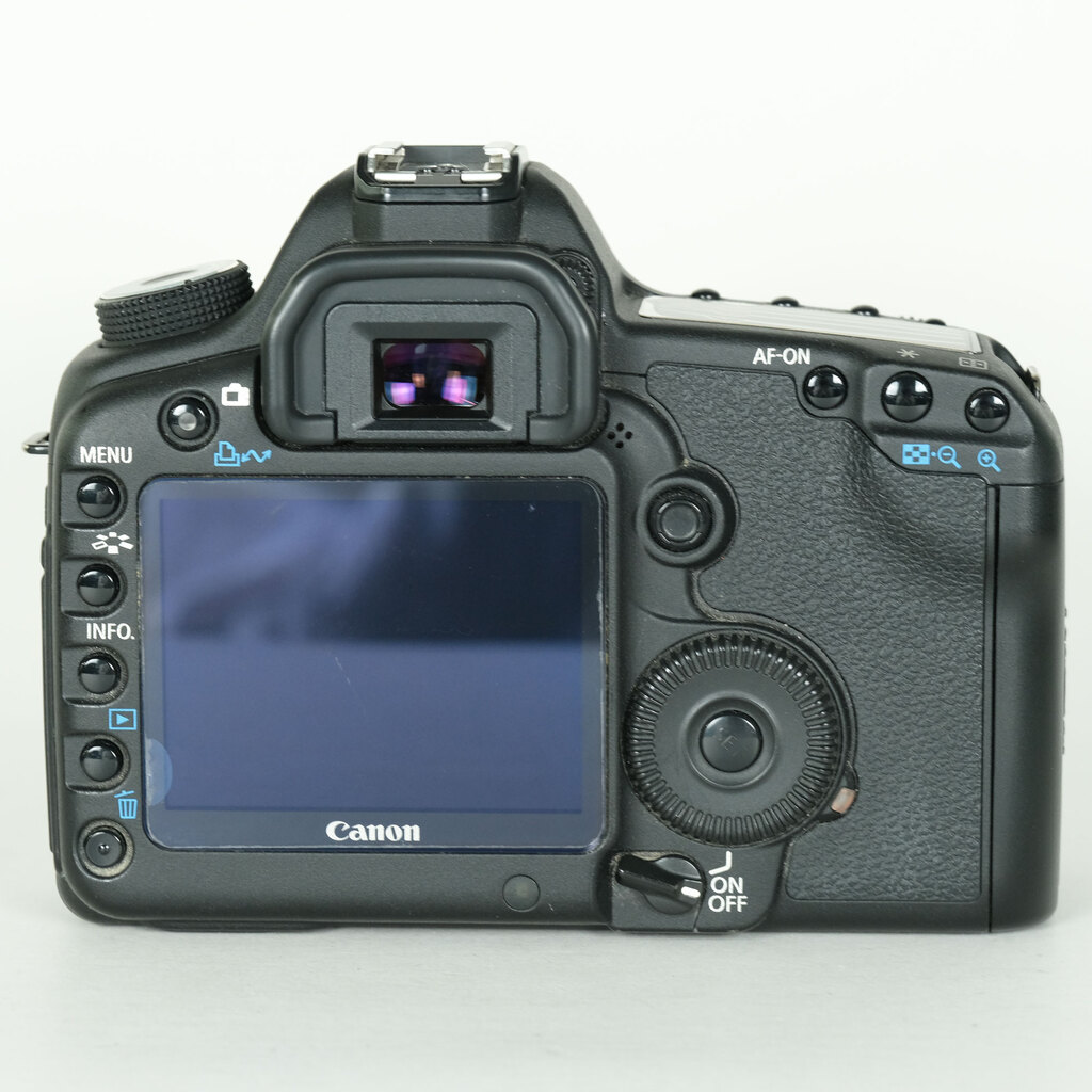 Canon EOS 5D MarkII �{�f�B
