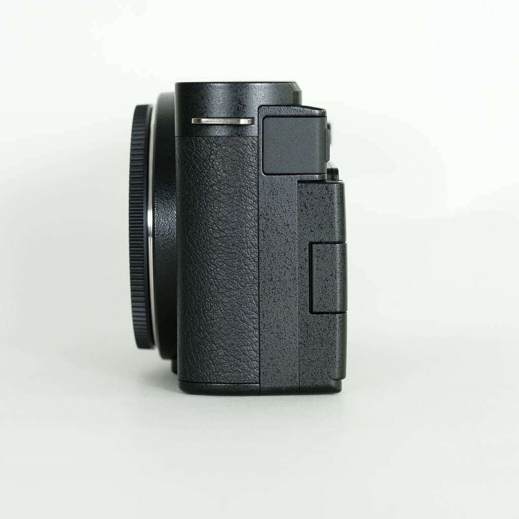 Panasonic LUMIX DC-S9