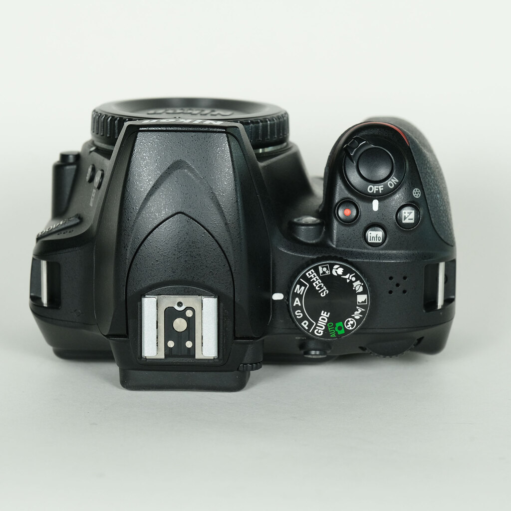 Nikon D3400 Nikon D3400
