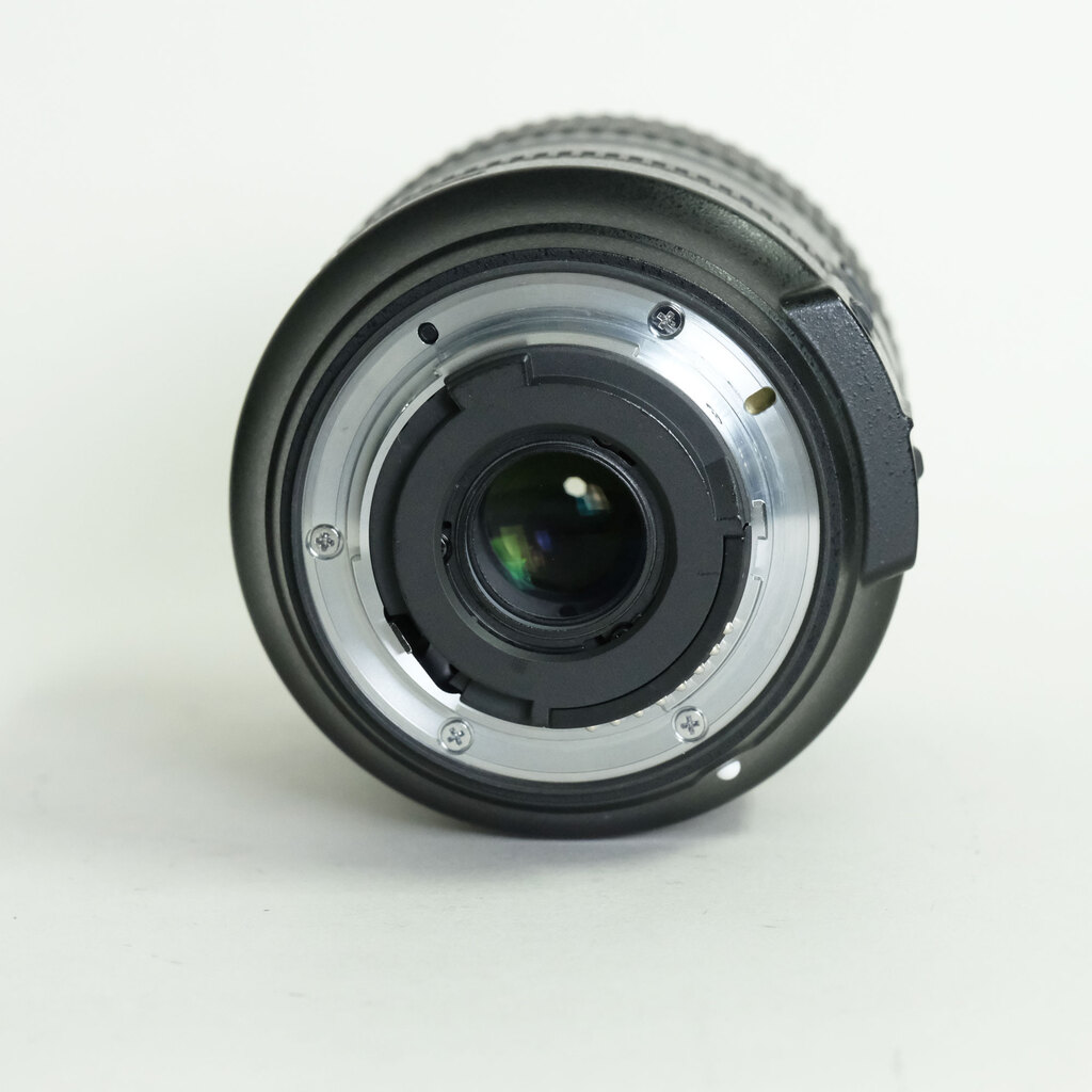 Nikon AF-S DX NIKKOR 18-300mm f/3.5-6.3G ED VR