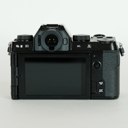 FUJIFILM X-S10