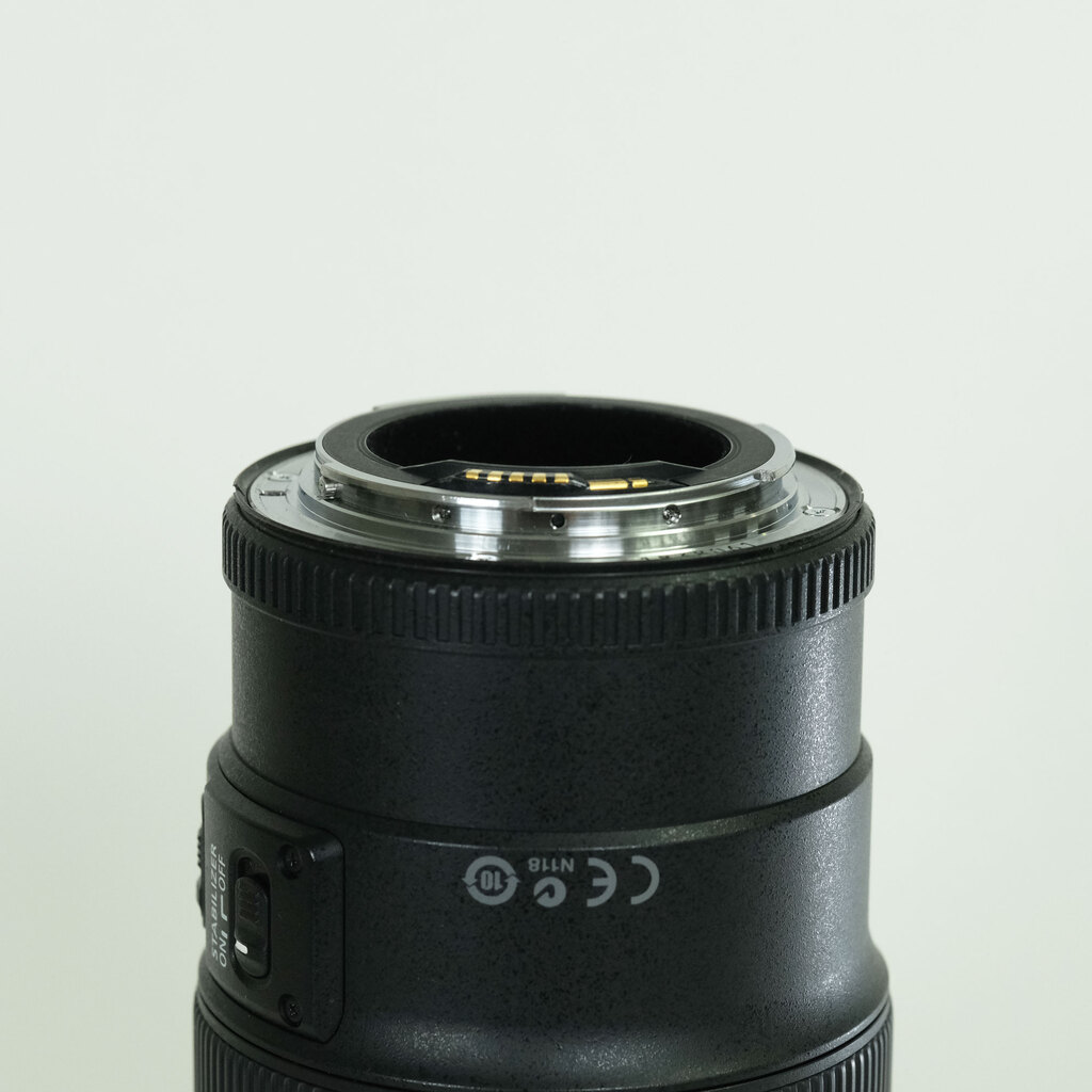 Canon EF100mm F2.8Lマクロ IS USM