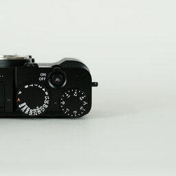 FUJIFILM X-E5