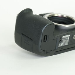 Canon EOS R