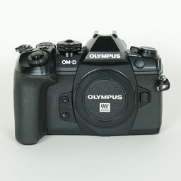 OLYMPUS OM-D E-M1 Mark II OLYMPUS OM-D E-M1 Mark II