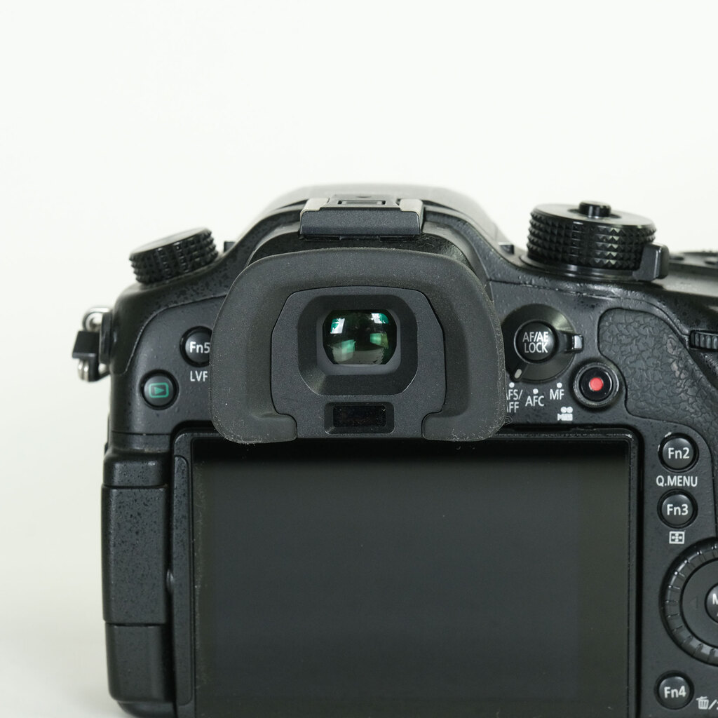 Panasonic LUMIX DMC-GH4