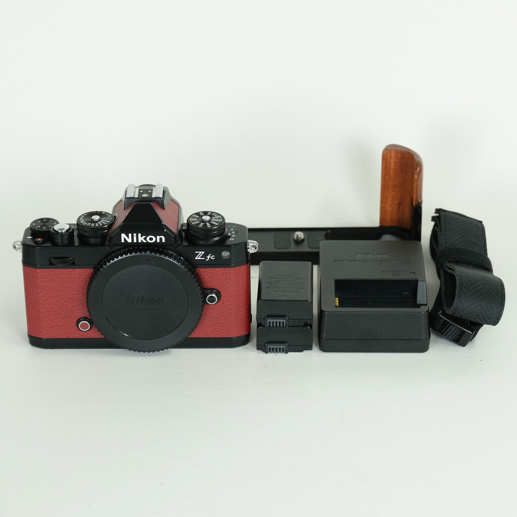 Nikon Z fc ボディ ブラック プレミアムエクステリア張替済み Nikon Z fc ボディ ブラック プレミアムエクステリア張替済み