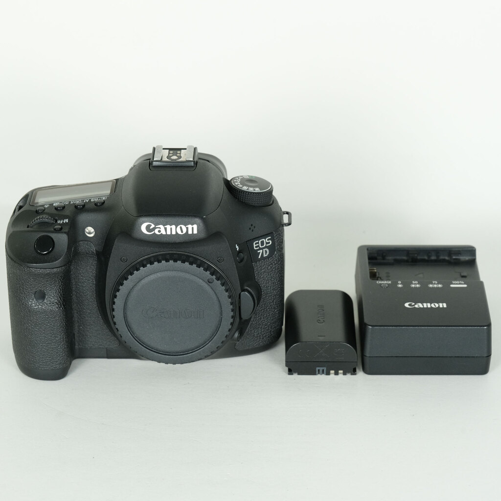■ 美品 ■ キャノン　Canon EOS-1 ボディ Canon EOS7D ボディの出品 | ONE SCENE（ワンシーン）