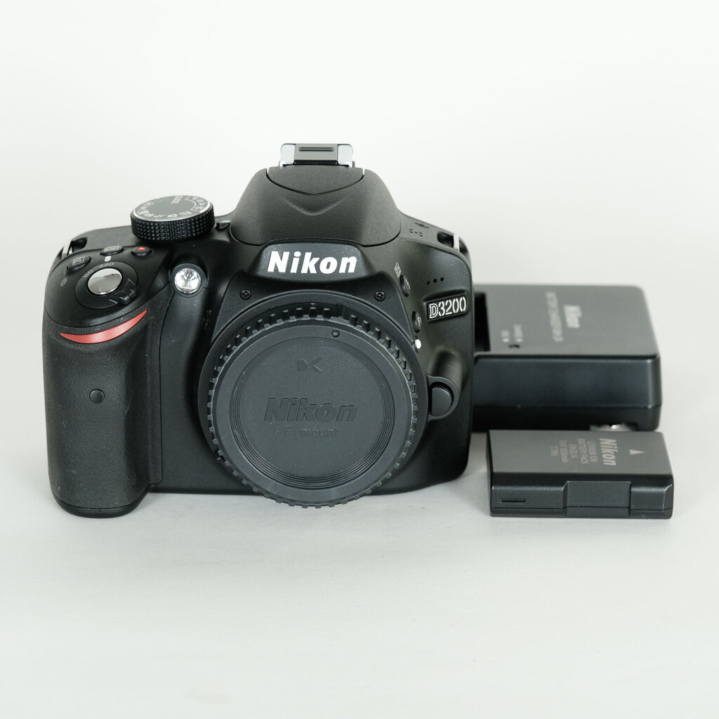 Nikon D3200ボディ ブラック