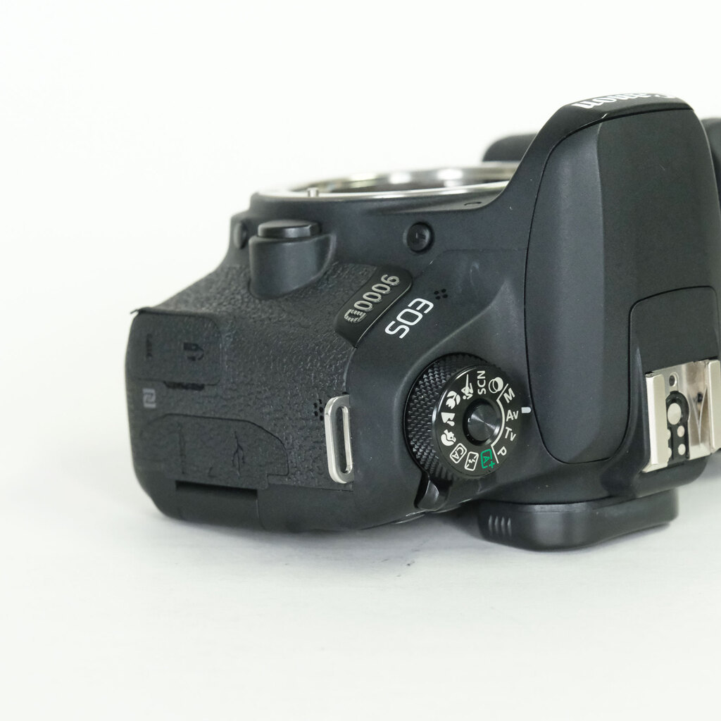 Canon EOS 9000D