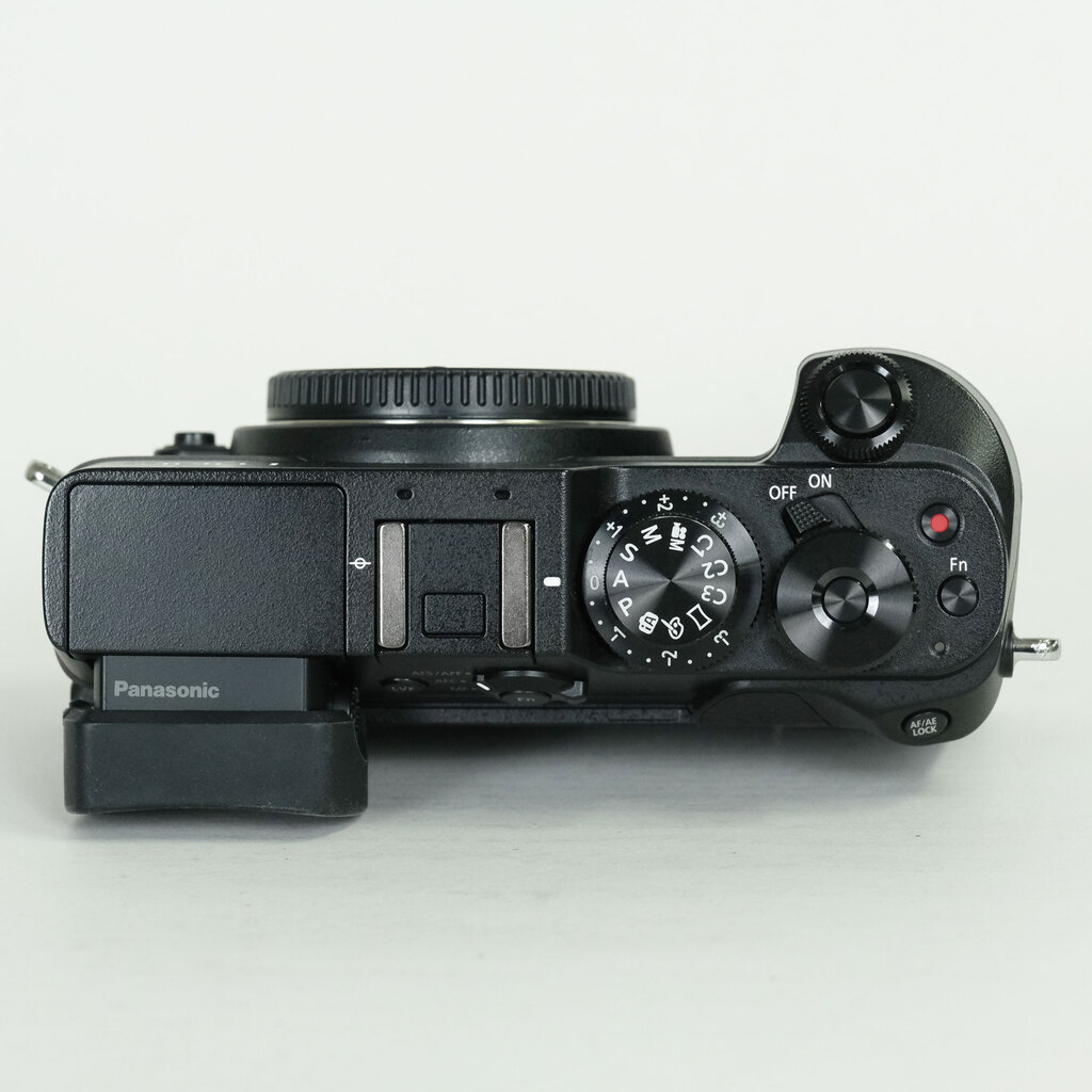 Panasonic LUMIX DMC-GX8 ボディ ブラック