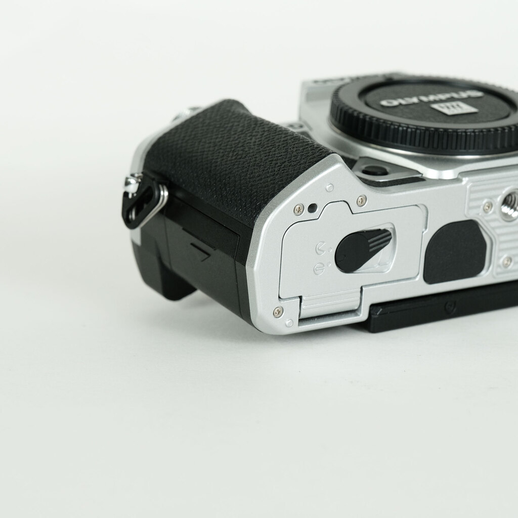 OLYMPUS OM-D E-M5 Mark III